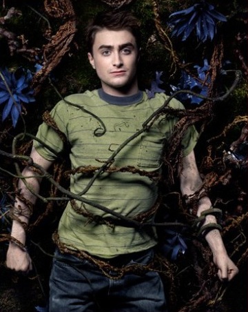 [daniel-radcliffe-parade-magazine-02[6].jpg]