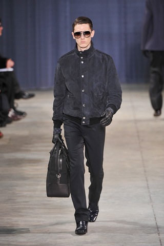 [Louis Vuitton Men's Runway Fashion Show at Paris Fashion Week 4[3].jpg]