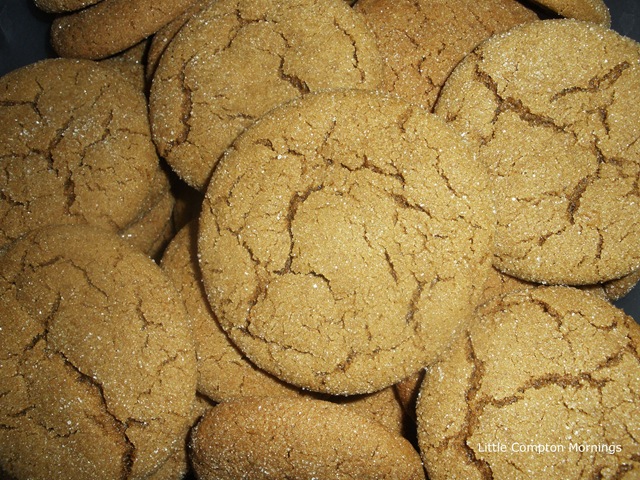 [Molasses Ginger cookies baked3[3].jpg]
