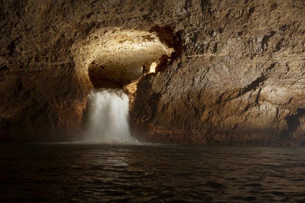 Awesome caves, fantastic caves, amazing caves, spectacular caves, but all natural ones Awesome caves, fantastic caves, amazing caves, spectacular caves, but all natural ones