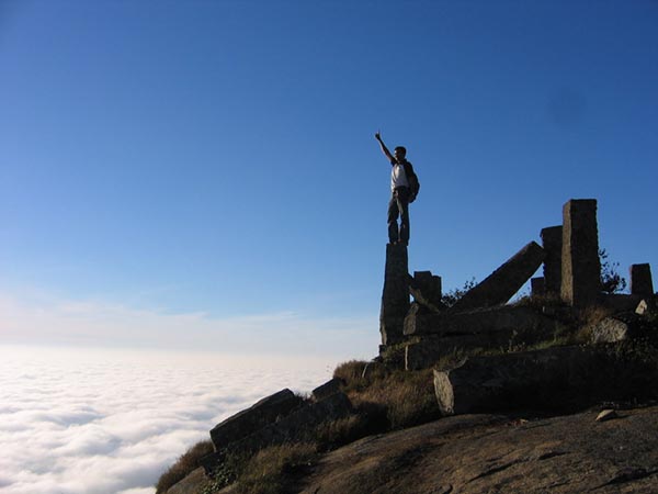 Kalavaarahalli betta [skanda giri] - Standing above the clouds