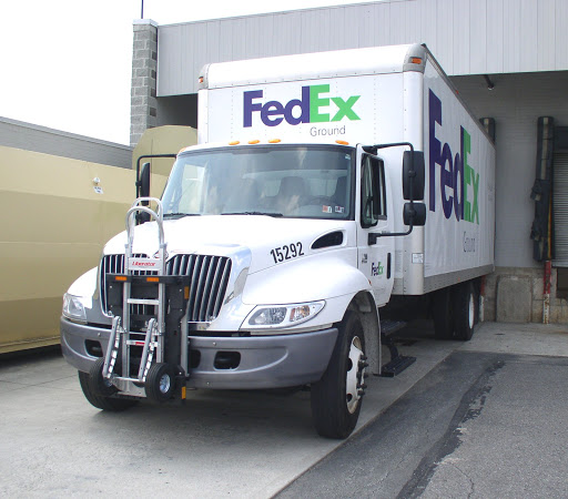 FedEx Ground hand truck - Navistar FedEx Ground hand truck - Navistar