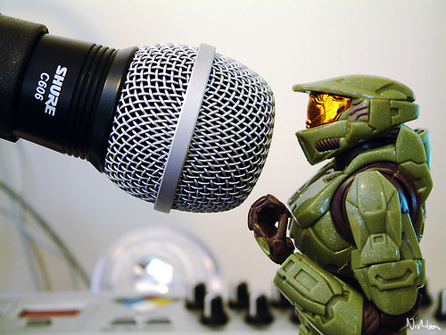 boneco miniatura action figure master chief halo cantando