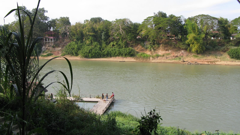 de la resort, satul vraciulu vis-a-vis