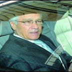 Le ministre de l’énergie s’embourbe dans l’affaire Sonatrach, Khelil et le clan présidentiel