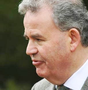 [julian lewis MP[4].jpg]