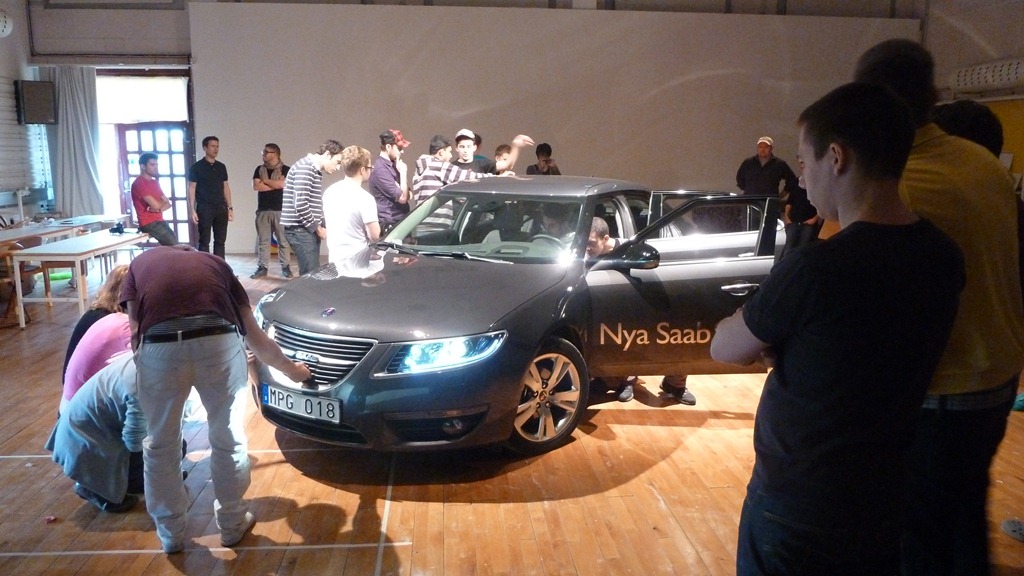 [2010-09-10 Umea - Sketching, Bikes, Saab in Workshop 003[5].jpg]