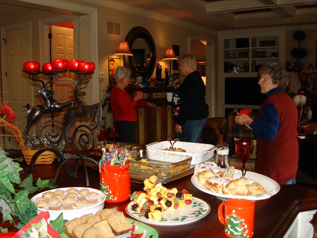 [icu christmas brunch dec 5 09 011[5].jpg]