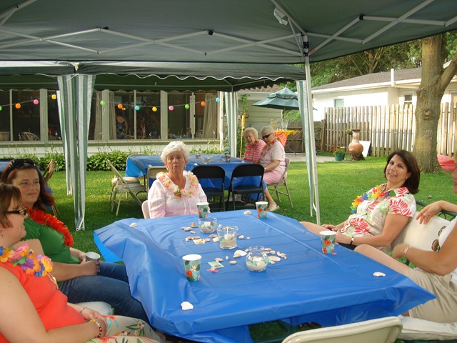 [tropical luau 7 17 10 016.jpg]