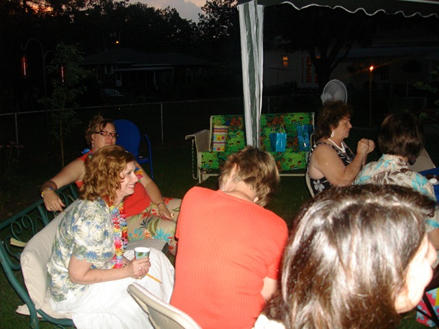 [tropical luau 7 17 10 042.jpg]