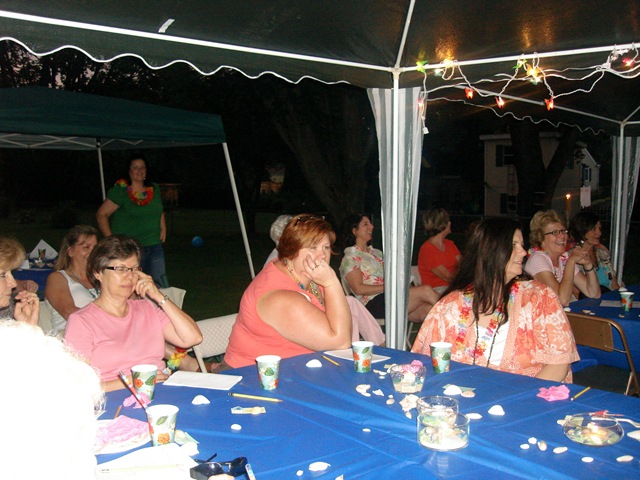 [tropical luau 7 17 10 039.jpg]