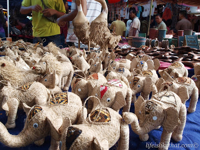 Gaya Street Sunday Market picture sabah escapade  photo