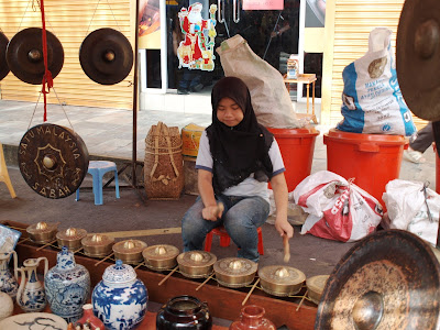 Gaya Street Sunday Market picture sabah escapade  photo