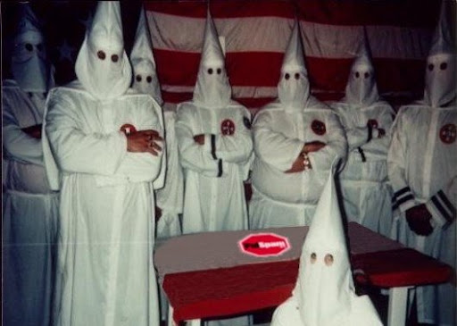 Ku Klux Klan Grupos radicais cristãos tem crescido nos EUA após o presidente Barack Obama ser eleito.