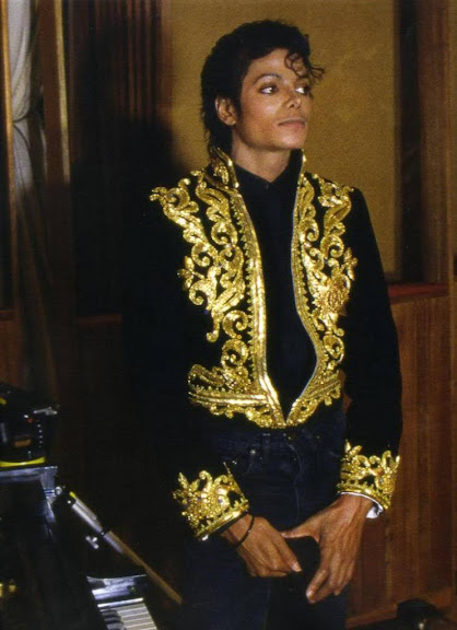 BEAUTIFUL-michael-jackson-11911689-743-1024.jpg