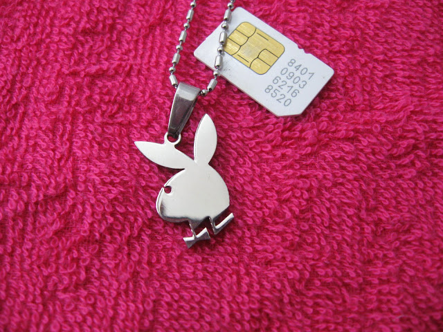 Mặt dây chuyền hợp kim Playboy