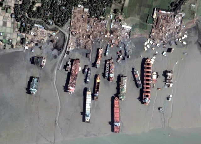 Ships stacked together at Chittagong  in Bangladesh.  via urbanfloop.blogspot.com