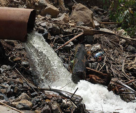 1km downstream of the Christian baptism center of Yardenit, the River Jordan is reduced to a trickle through a pipe flowing out of the Alumot Dam, which holds back clean water for the baptisms. Saltwater and sewage are pumped back into what remains of the river. BBC