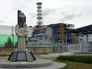 A photo taken on September 18, 2009 shows the monument to the victims of the April 26, 1986 Chernobyl nuclear catastrophe. (BORIS CAMBRELENG / AFP / Getty Images)