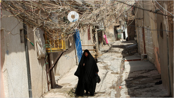 Power lines from generators provided electricity to homes and shops in the Baghdad neighborhood of Kifah. Joseph Sywenkyj for The New York Times