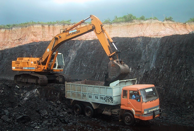 Borneo Coal (Batu Bara) from South Borneo, Indonesia. himfr.com