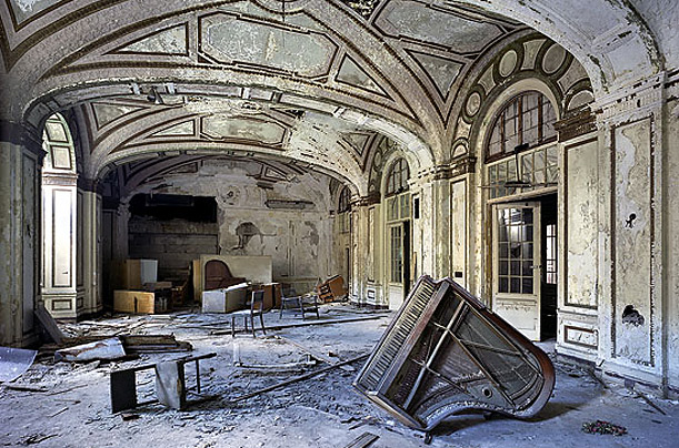 Lee Plaza Hotel. Once one of the most luxurious residential hotels in Detroit, Lee Plaza closed in the 1990s. Yves Marchand and Romain Meffre