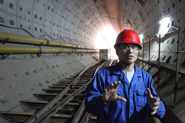 Worker on China's South-North Water Transfer Project. Jonathan Watts