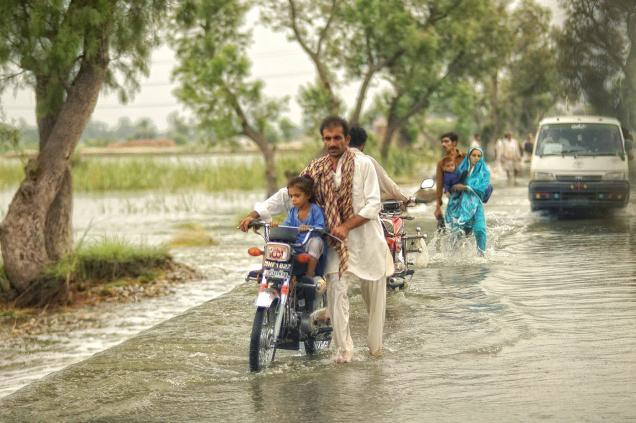 Pakistan refugees adrift and nobody to help but themselves. Photo: Saad Sarfraz Sheikh