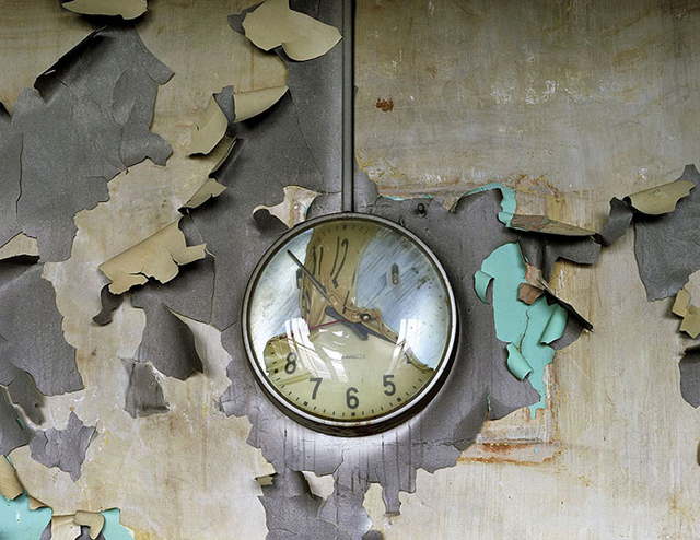 Melted clock, Cass Technical High School, Detroit. Yves Marchand and Romain Meffre / marchandmeffre.com