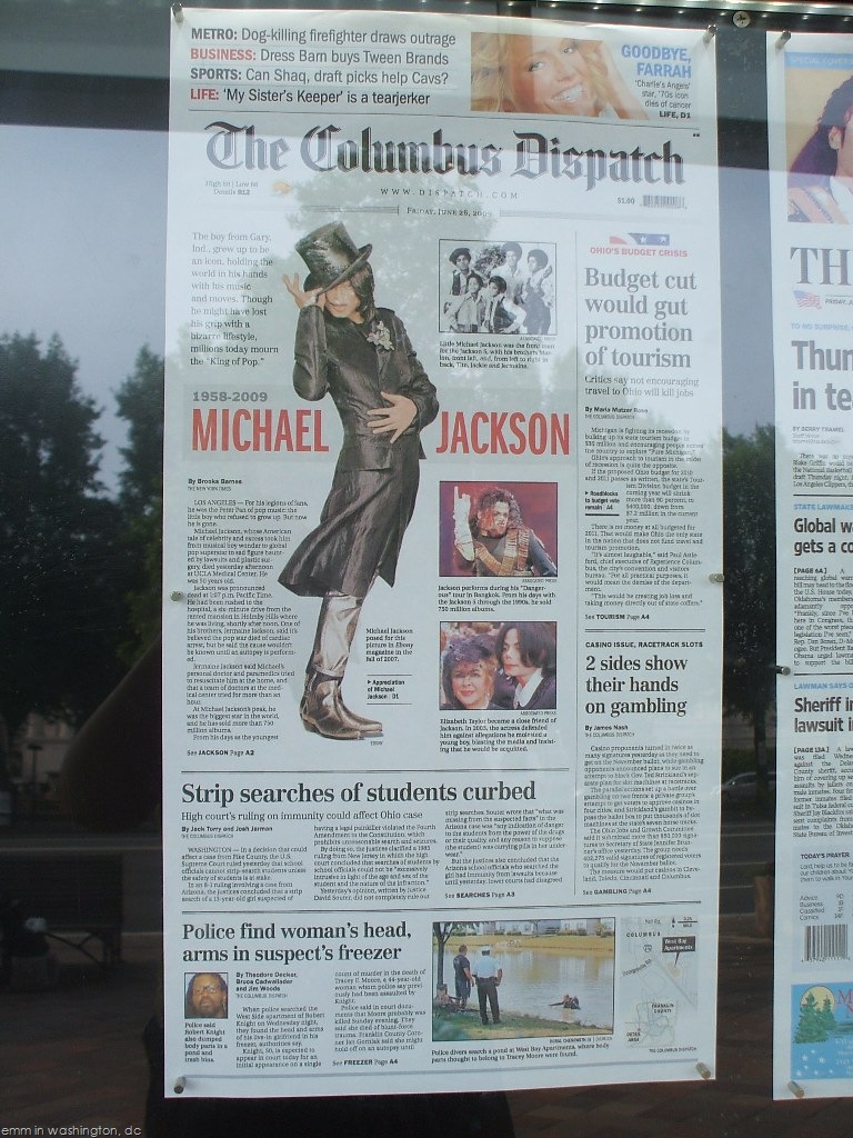 [Michael Jackson Newseum[5].jpg]