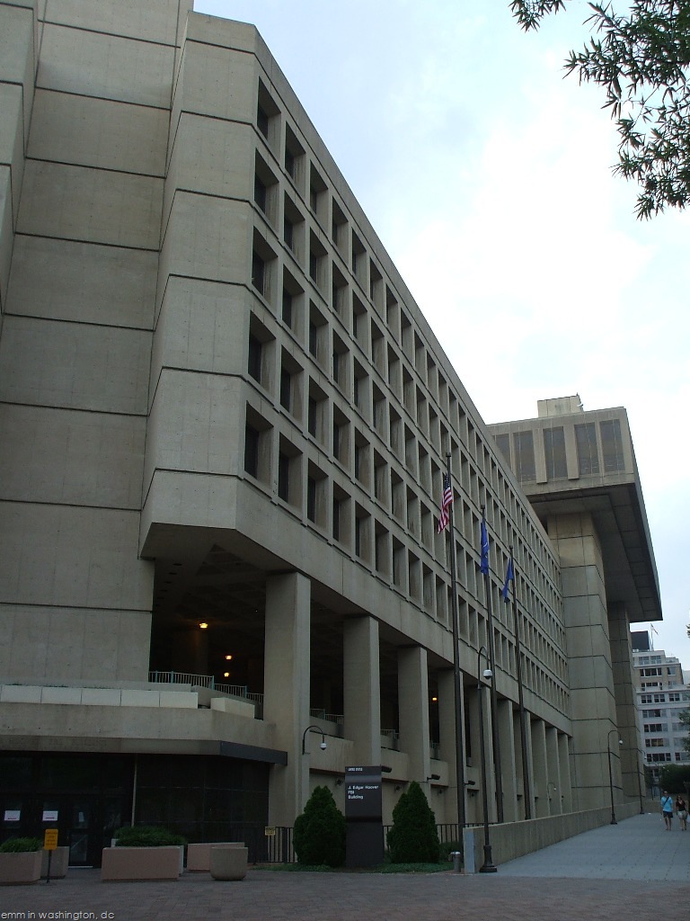 [J Edgar Hoover FBI Building2[6].jpg]