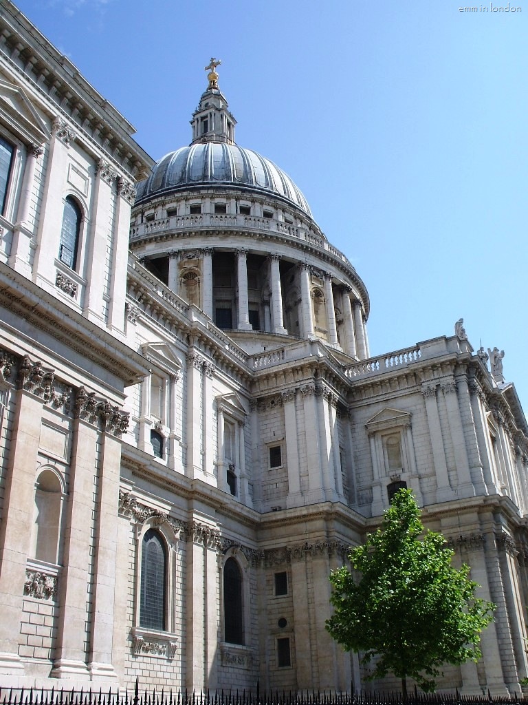 [St Paul's Cathedral 03[8].jpg]