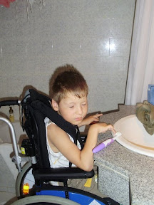 Aďo a jeho obľúbené čistenie zubov Aďo a jeho obľúbené čistenie zubov