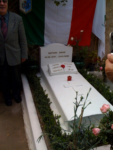 La tomba in Tunisia di Bettino Craxi