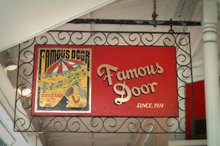 [Famous Door[2].jpg]