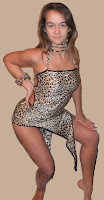 Essayage de la robe leopard