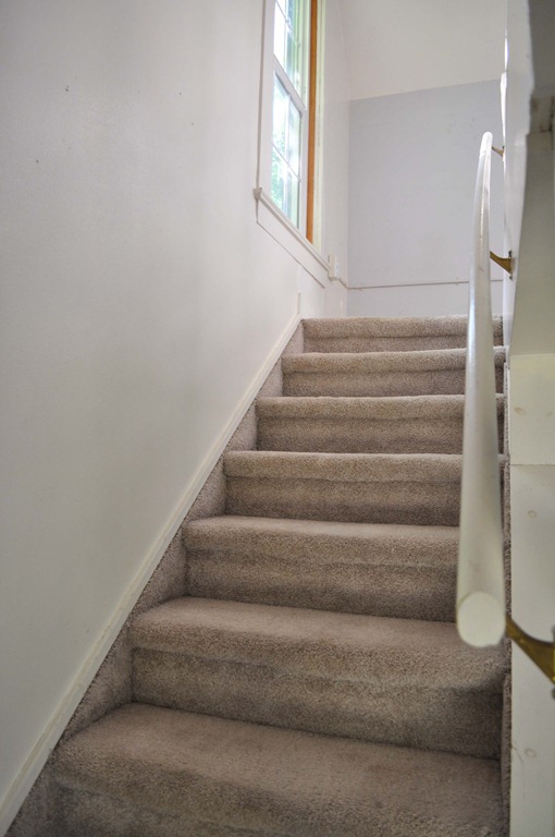 [upstairs[5].jpg]