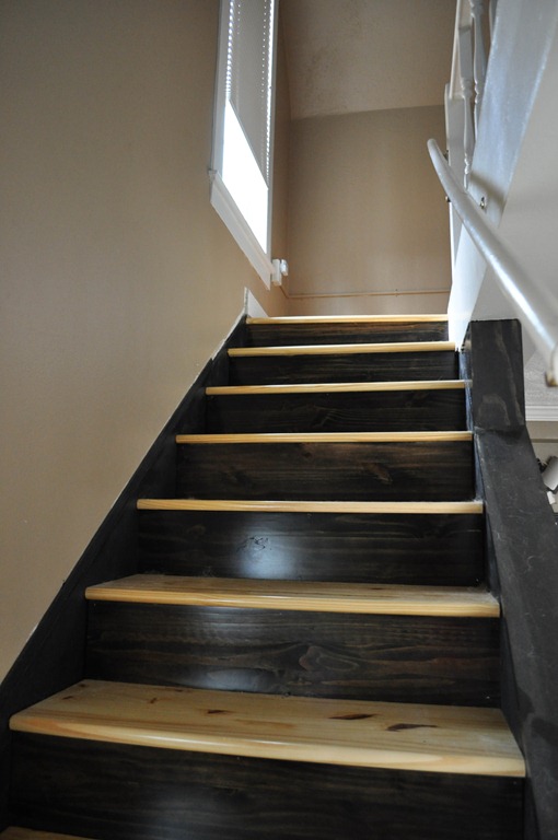 [Stairs up (1 of 1)[5].jpg]