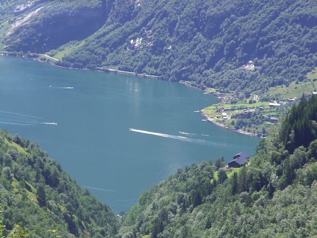Norsko 174 cesta na Geiranger.jpg