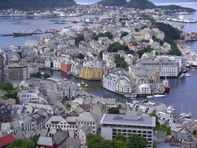 Norsko 242 Aalesund.jpg