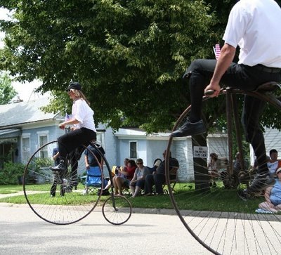 [unicycles_9[2].jpg]