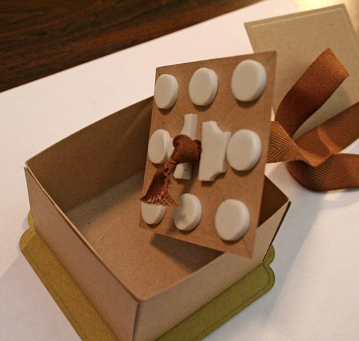 [foamtheribbontiedcovertobaseandlid6.jpg]