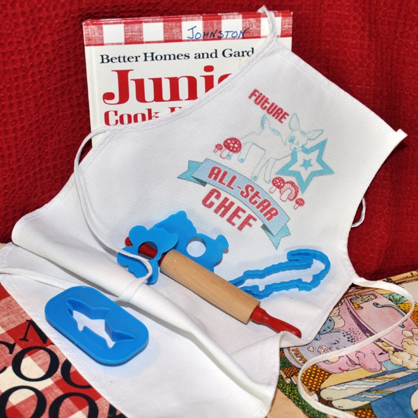 [apron_Kitschy_Woodland[3].jpg]
