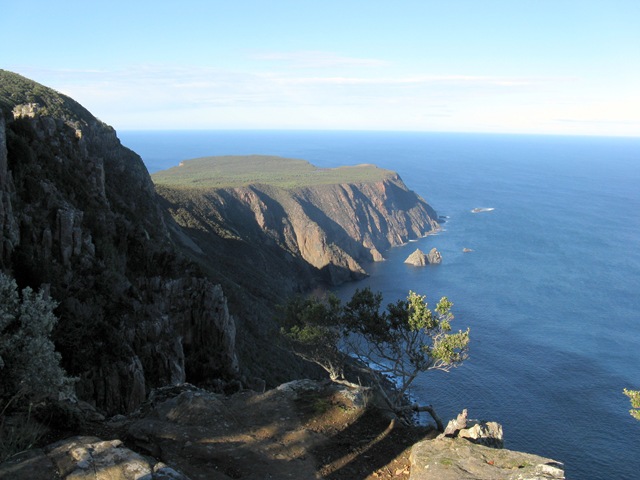 [IMG_3720 Cape Raoul from Lookout[7].jpg]