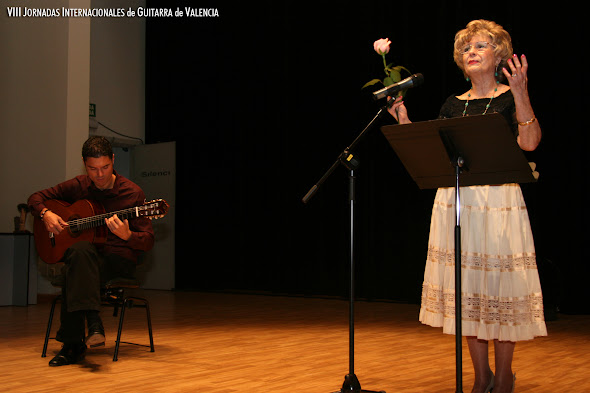 Recital po&eacute;tico, Carmen Carrasco. Guitarra: Patxi Moreno Vay&aacute;