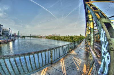 DSC07457_8_9_tonemapped.jpg