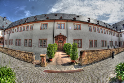 DSC08446_7_8_tonemapped.jpg