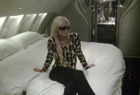 [paris-pic2-blogbritneyspears[2].jpg]