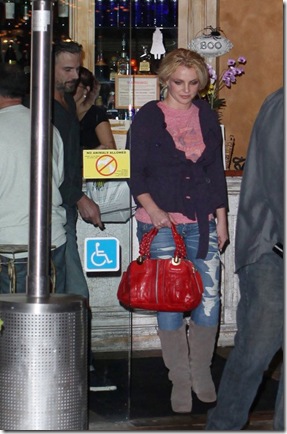 britney-spears-102410-5