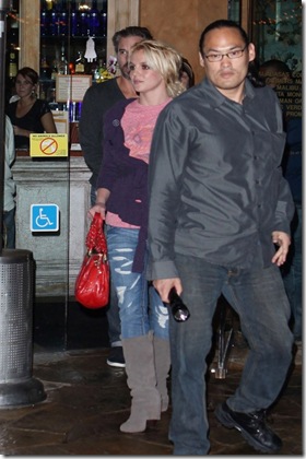 britney-spears-102410-6